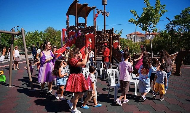 Çeşme’de yenilenen parklarda yaz boyu şenlik var