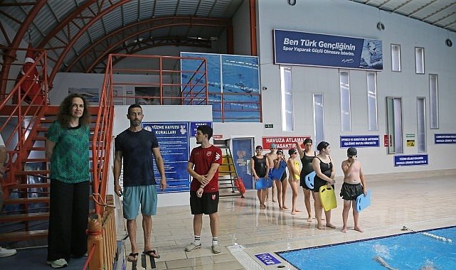 Karşıyaka’da yüzme zamanı: Yaz tatili havuz keyfiyle taçlanıyor