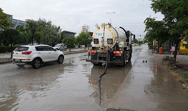 Keçiören Belediyesi 600 personelle selin izlerini sildi