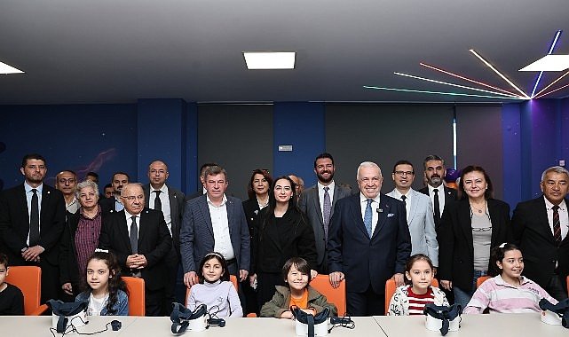 Nilüfer Belediyesi Dijital Deneyim Merkezi Açıldı